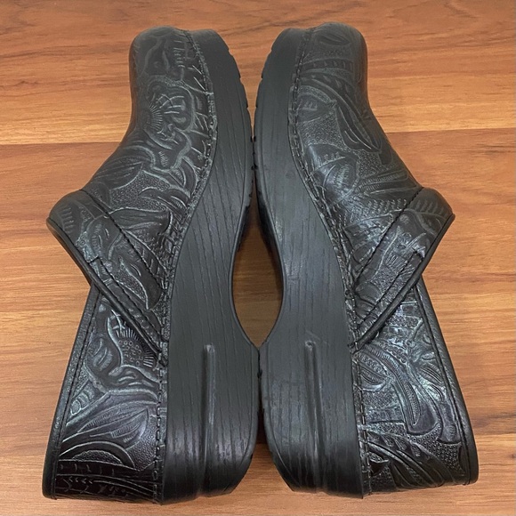 DANSKO 906020202 Professional Clog Black Tooled Leather Clogs Size 39 8.5-9US - Picture 7 of 16